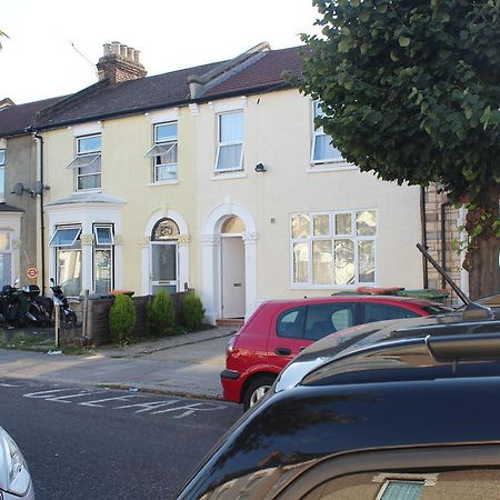 Avenue Inn Ilford Dış mekan fotoğraf