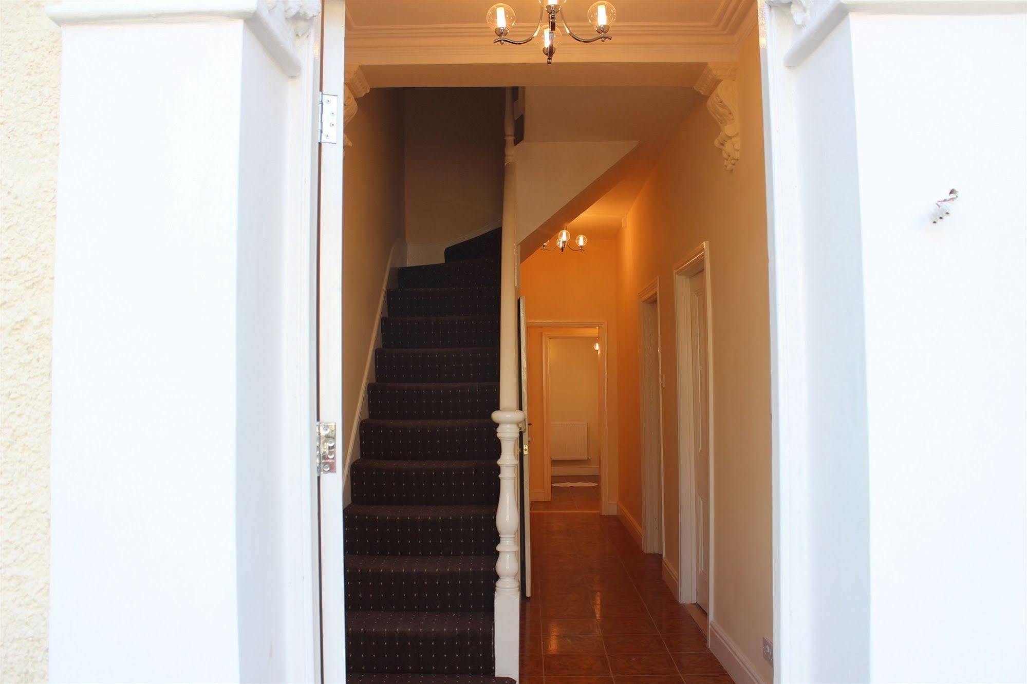 Avenue Inn Ilford Dış mekan fotoğraf